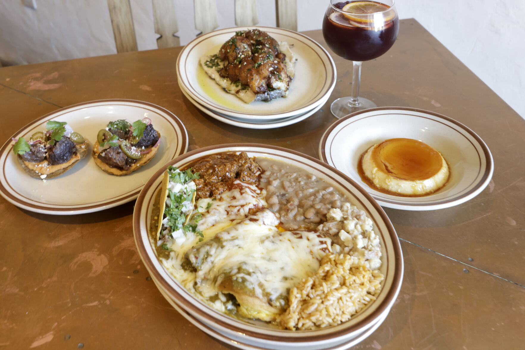 No. 3: La Tertulia